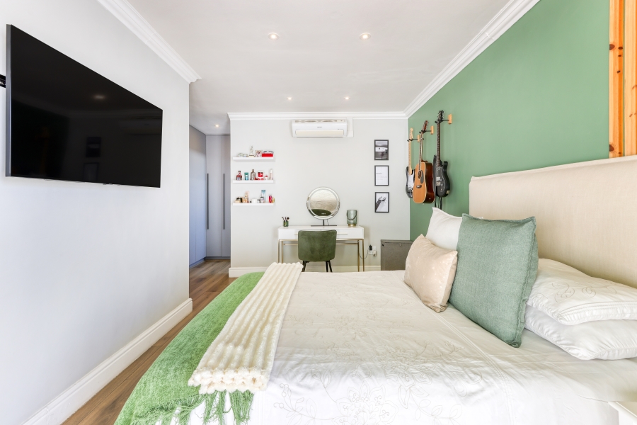 3 Bedroom Property for Sale in Kirstenhof Western Cape